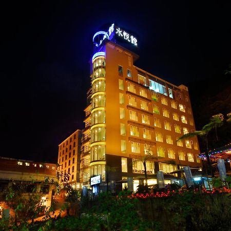 Crystal Hotel 런아이 외부 사진