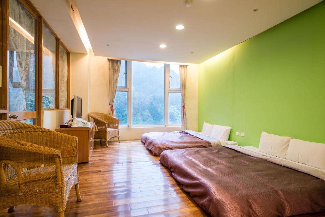 Crystal Hotel 런아이 외부 사진