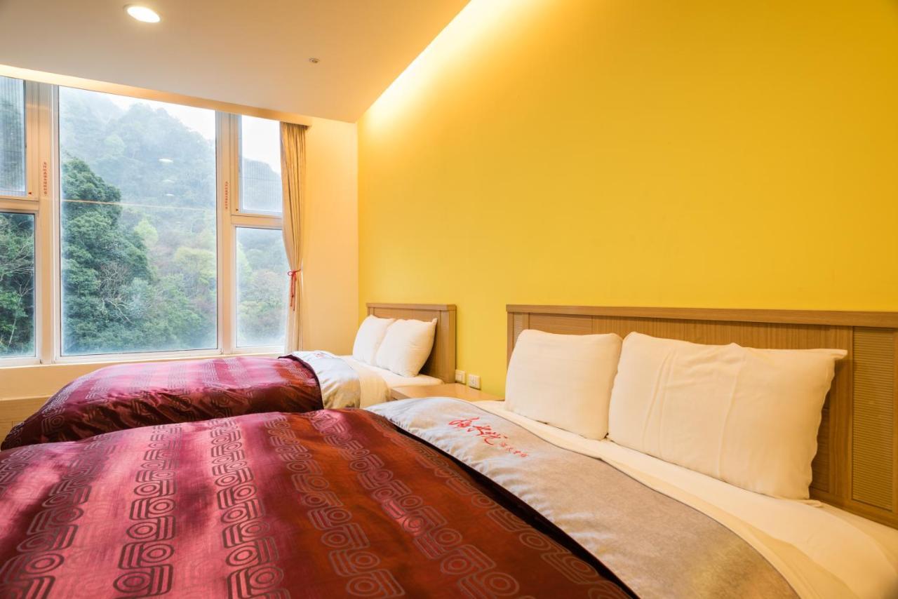 Crystal Hotel 런아이 외부 사진