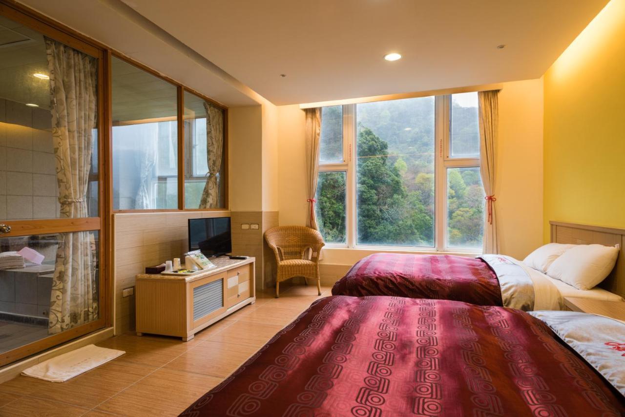 Crystal Hotel 런아이 외부 사진