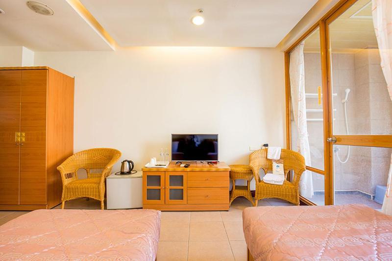 Crystal Hotel 런아이 외부 사진