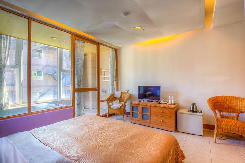 Crystal Hotel 런아이 외부 사진